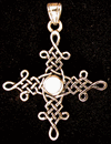 Pärlemorkors i brons. Keltiskt kors hänge.