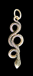 Litet hängsmycke med Midgårdsormen i brons.