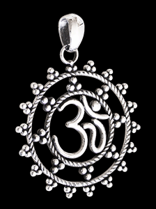 Indiskt Ohm-smycke / Aum hänge i Äkta silver.