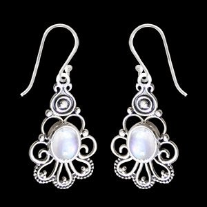 Beautiful moonstone earrings i Äkta silver.