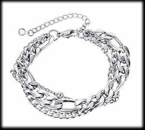 Vackert stålarmband i rostfritt stål.