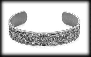 Livets träd armband i grått rostfritt stål.