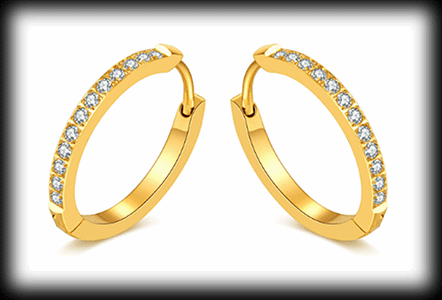 2 mm. Små söta guldpläterade stålörhängen med bling.