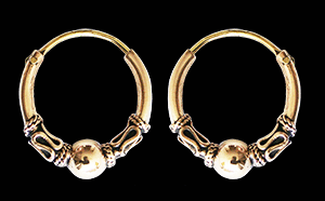 17 mm. Fantastiska öronringar i brons.