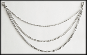 Nätt, trippel plånbokskedja i rostfritt stål.