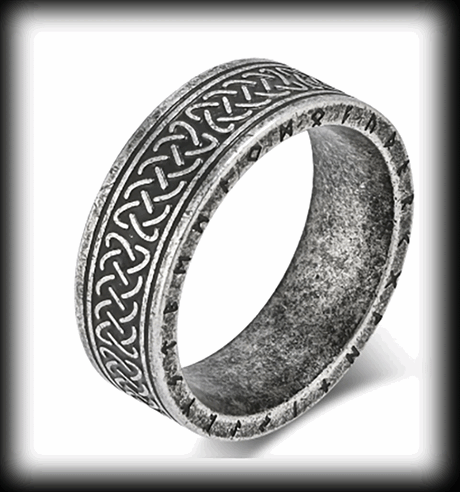 8 mm. Keltisk ring i grått rostfritt stål.