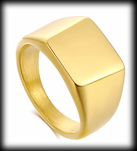 15 X 15 mm klack ring i guldpläterat rostfritt stål.