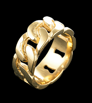 Bred pansarlänk ring i guldpläterat rostfritt stål.