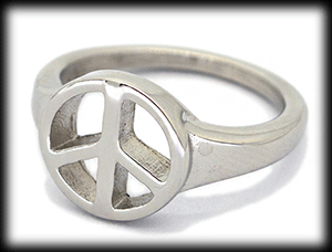 Liten Peace ring i rostfritt stål.
