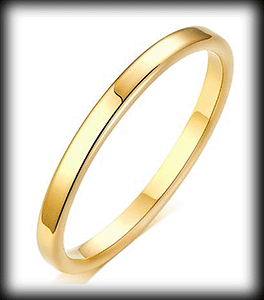 2 mm slät ring i guldpläterat rostfritt stål.