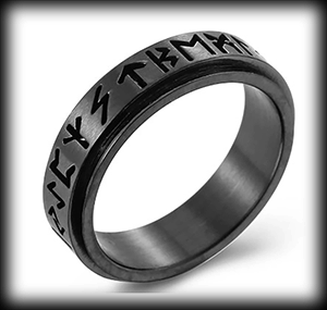 6 mm. Runalfabetet - spinner ring i svart stål.
