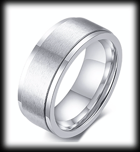 8 mm. Spinner ring i blankt stål.