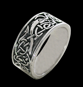 Keltisk/ Urnes stil ring i stål.