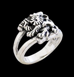 Liten klackring med finska lejonet ring i Äkta silver.