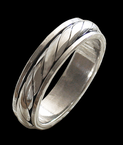 5.5 mm. Flätad spinner ring / stressring i Äkta silver..