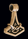 Futharken - Tors hammare halsband i brons.