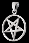 36,8 mm. Pentagram hänge med spetsen nedåt.