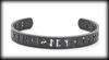 Runor Futharken armband i grått rostfritt stål.