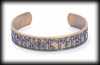 Futharken armband i grått guldpläterat rostfritt stål.