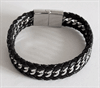 Kaxigt läderarmband.