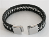 Kaxigt läderarmband.