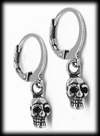 Traditionella dödskalle örhängen i stål. 