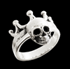 En kunglig dödskalle ring i Äkta silver.