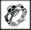 Scull and bone dödskalle ring i rostfritt stål.