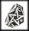 Kraftfull Pentagram ring i rostfritt stål.