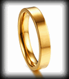 4 mm slät ring i guldpläterat rostfritt stål.