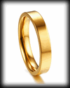 4 mm slät ring i guldpläterat rostfritt stål.