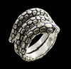 "Lovebite" silverring med två ormar.