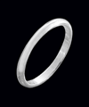 4 mm. Smal välvd ring i Äkta silver.